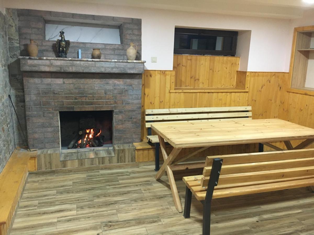 Edward'S Guesthouse Lagodehi Dış mekan fotoğraf
